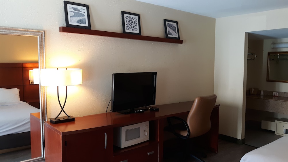 Baymont by Wyndham Williamsburg 38/45