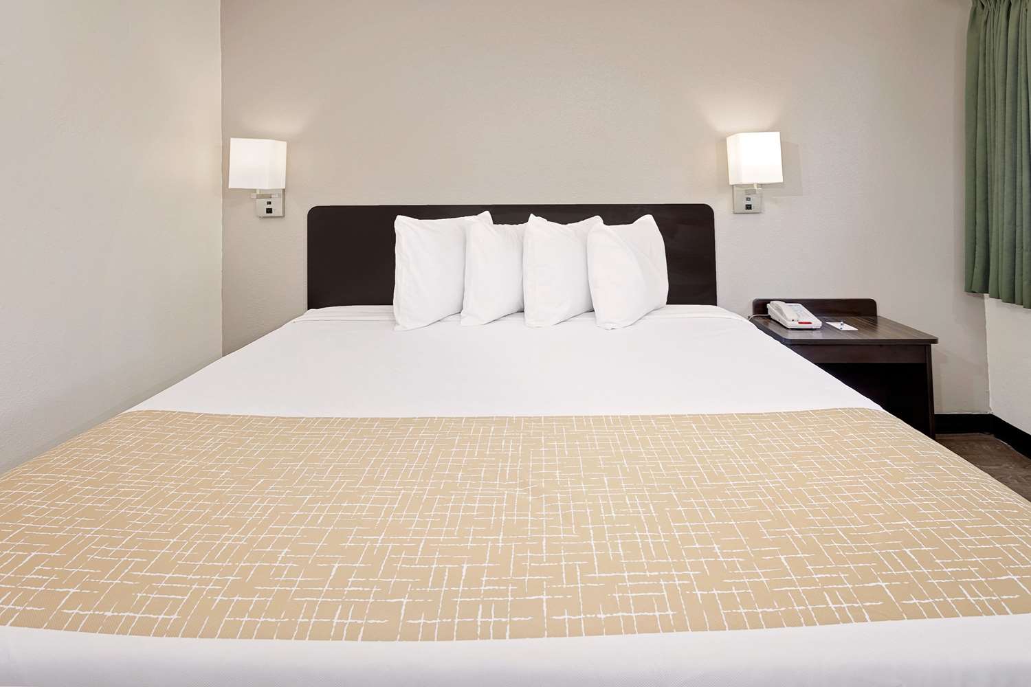 Travelodge by Wyndham College Park 20/25