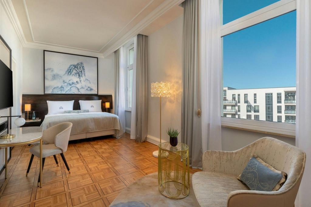 Atlantic, Guest Room, King Bed