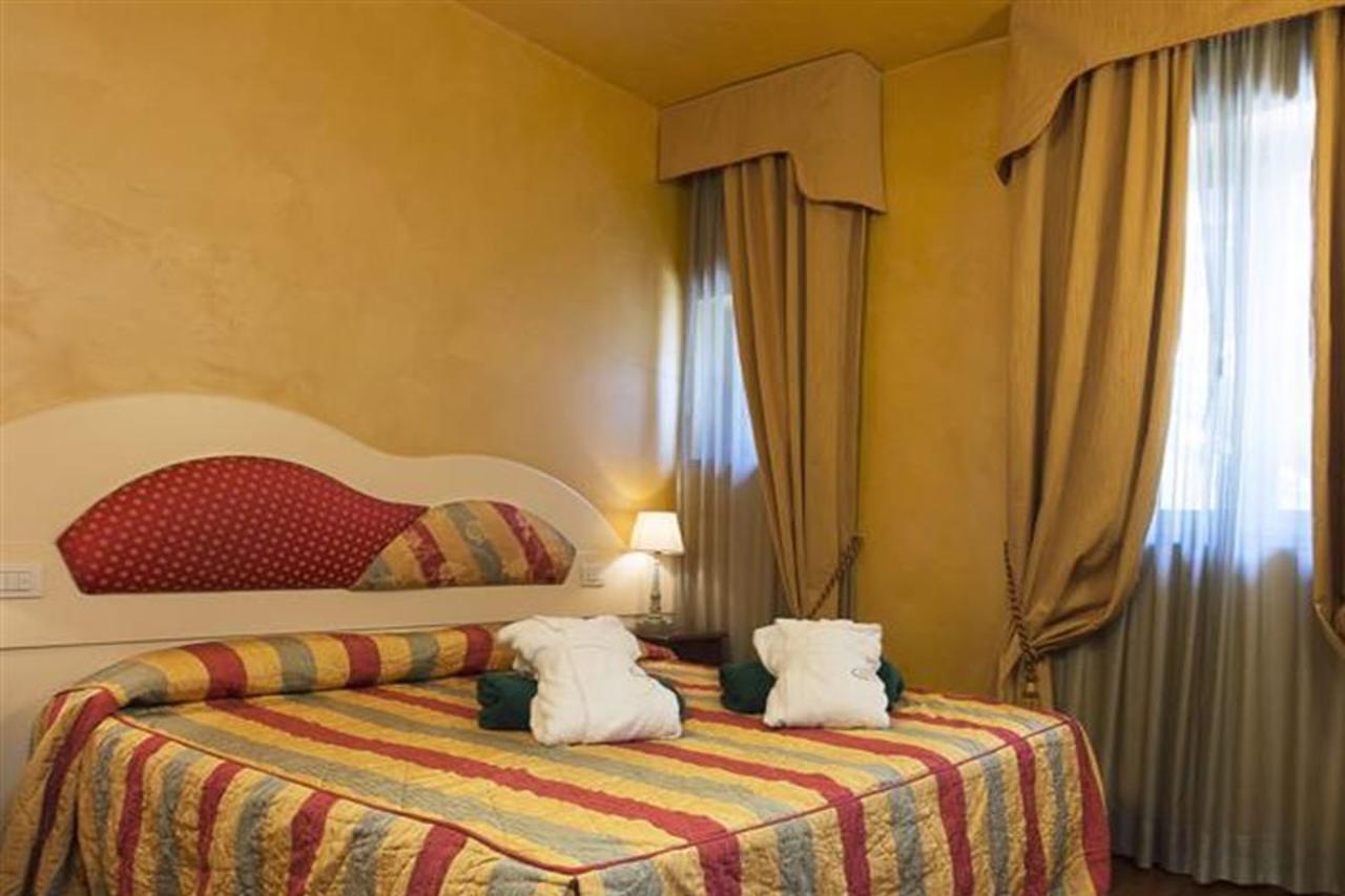 Room at Grand Hotel Terme Roseo, BAGNO DI ROMAGNA