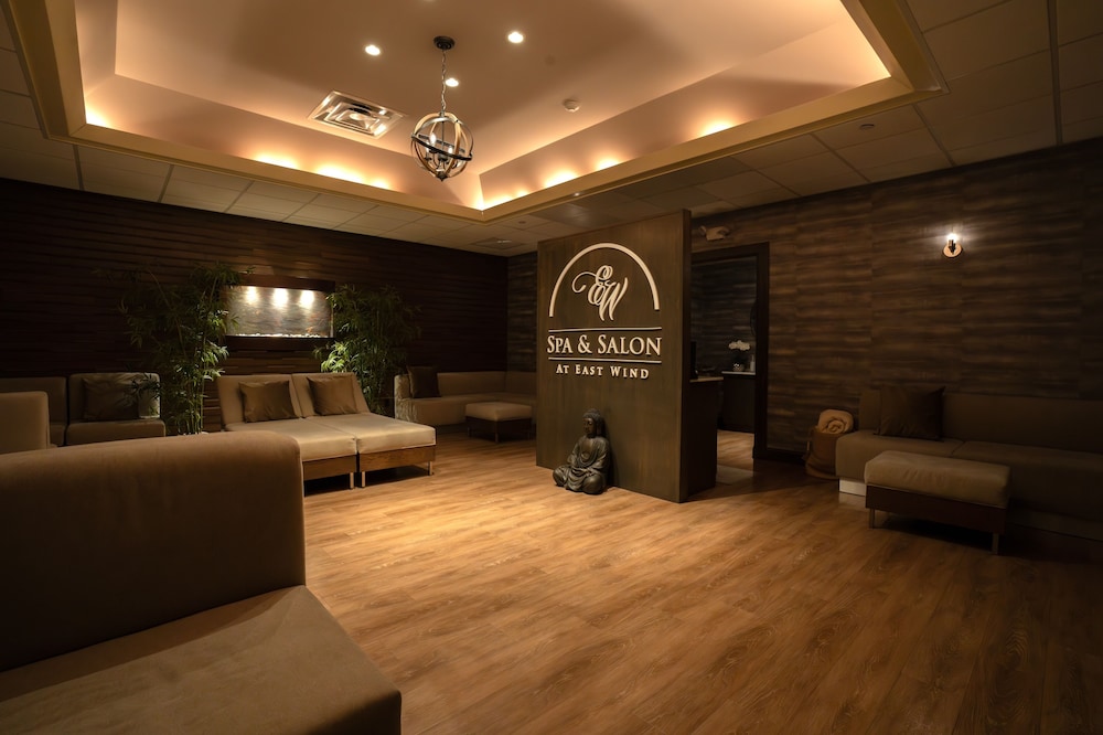 The Inn And Spa At East Wind 53/70