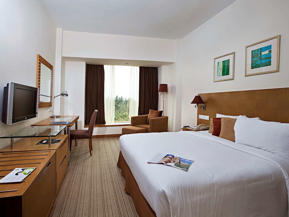 NOVOTEL HYDERABAD CONVENTION CENTRE 25/73