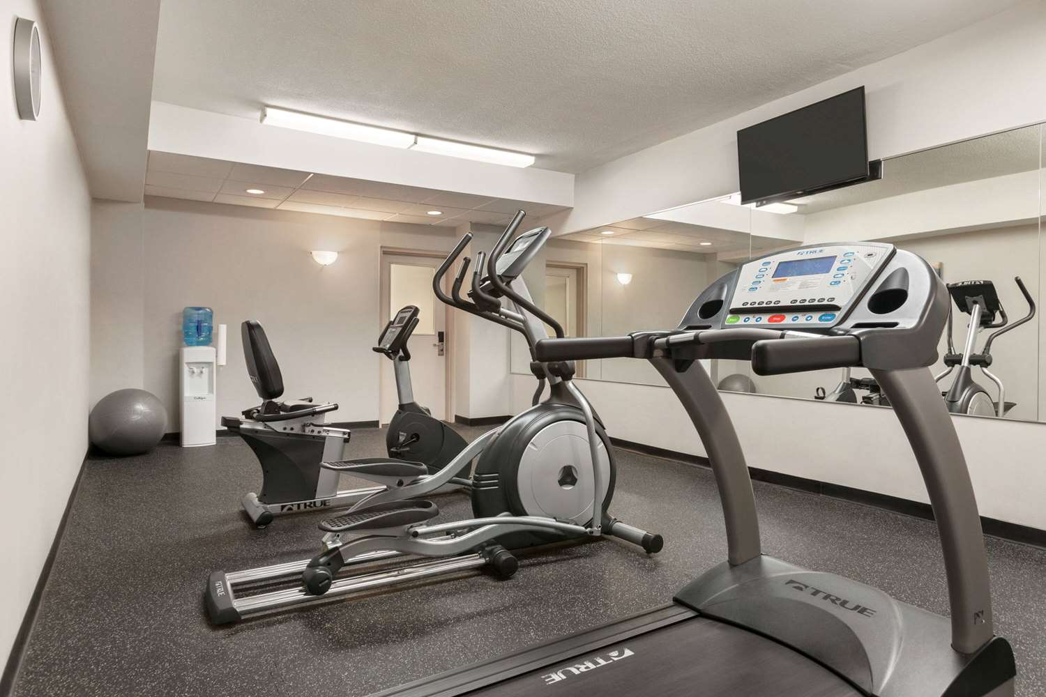 Days Inn By Wyndham London 9/15