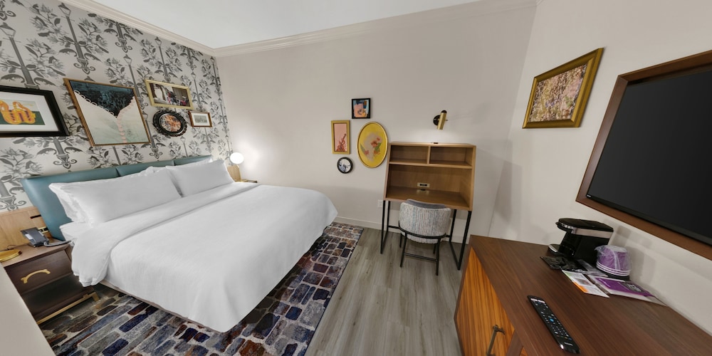 Hotel Indigo New Orleans French Quarter 10/70