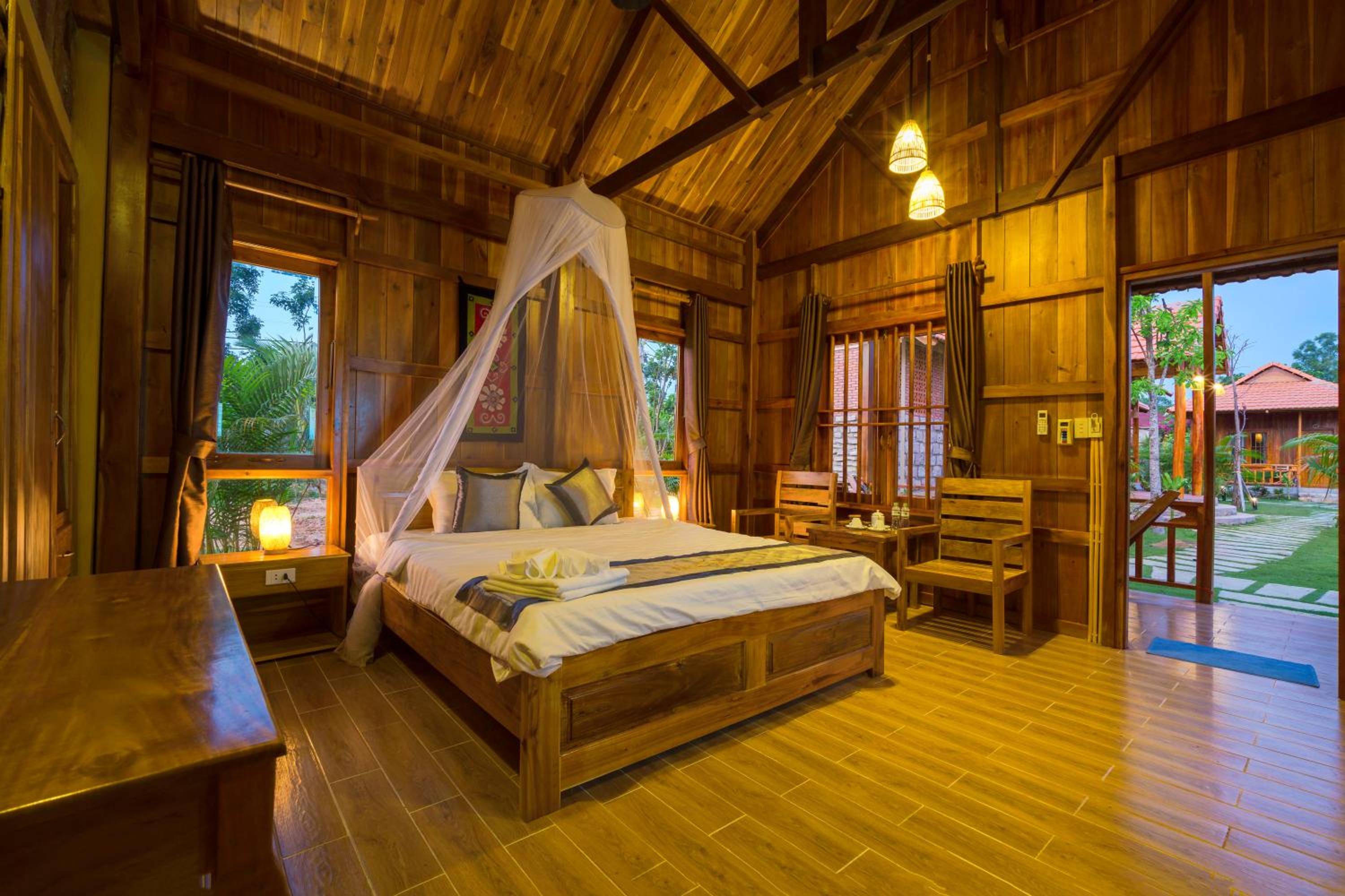 Deluxe, Chalet, Bungalow, King Bed