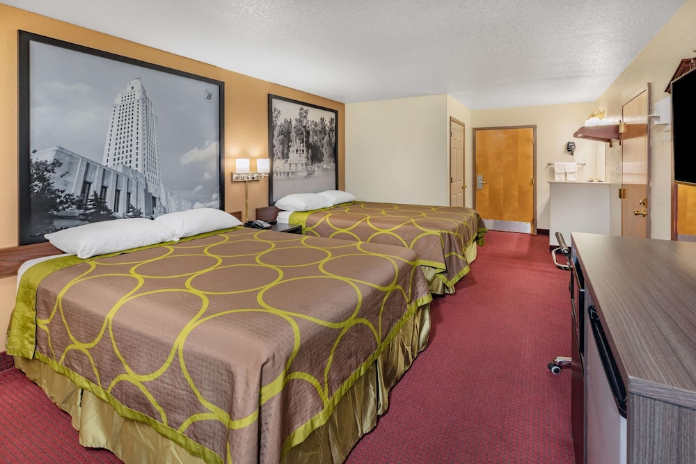 Super 8 by Wyndham Kinder/Coushatta near Casino 5/38