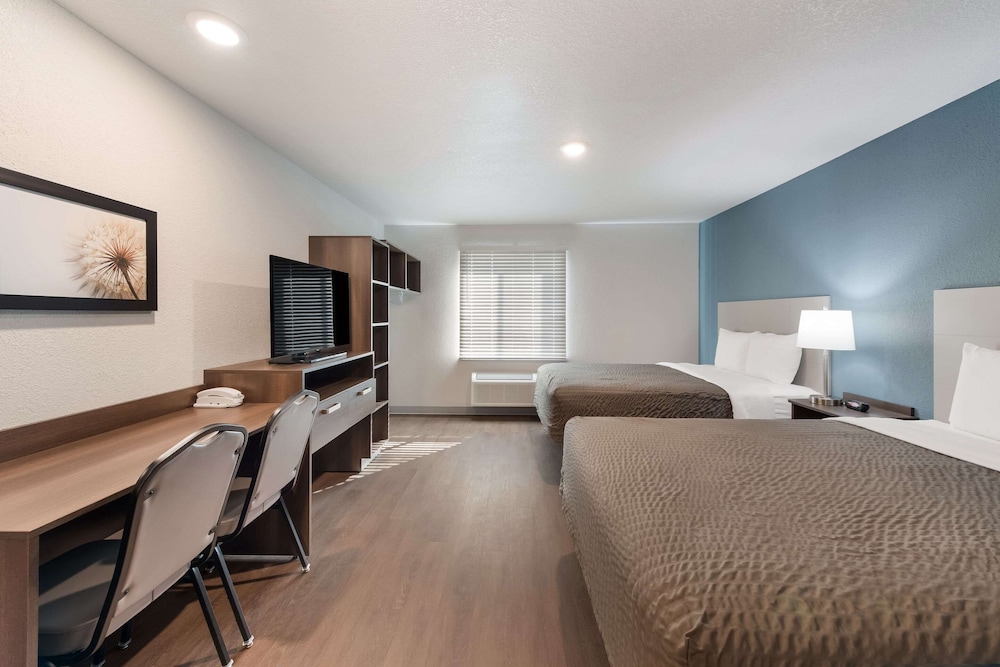 WoodSpring Suites Dayton North 23/42