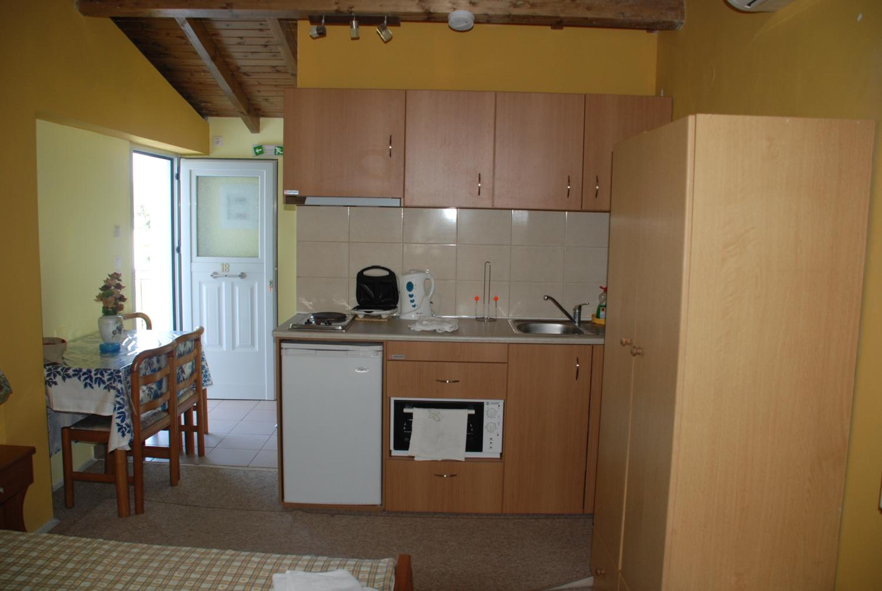Marylin Apartments Corfu 8/75