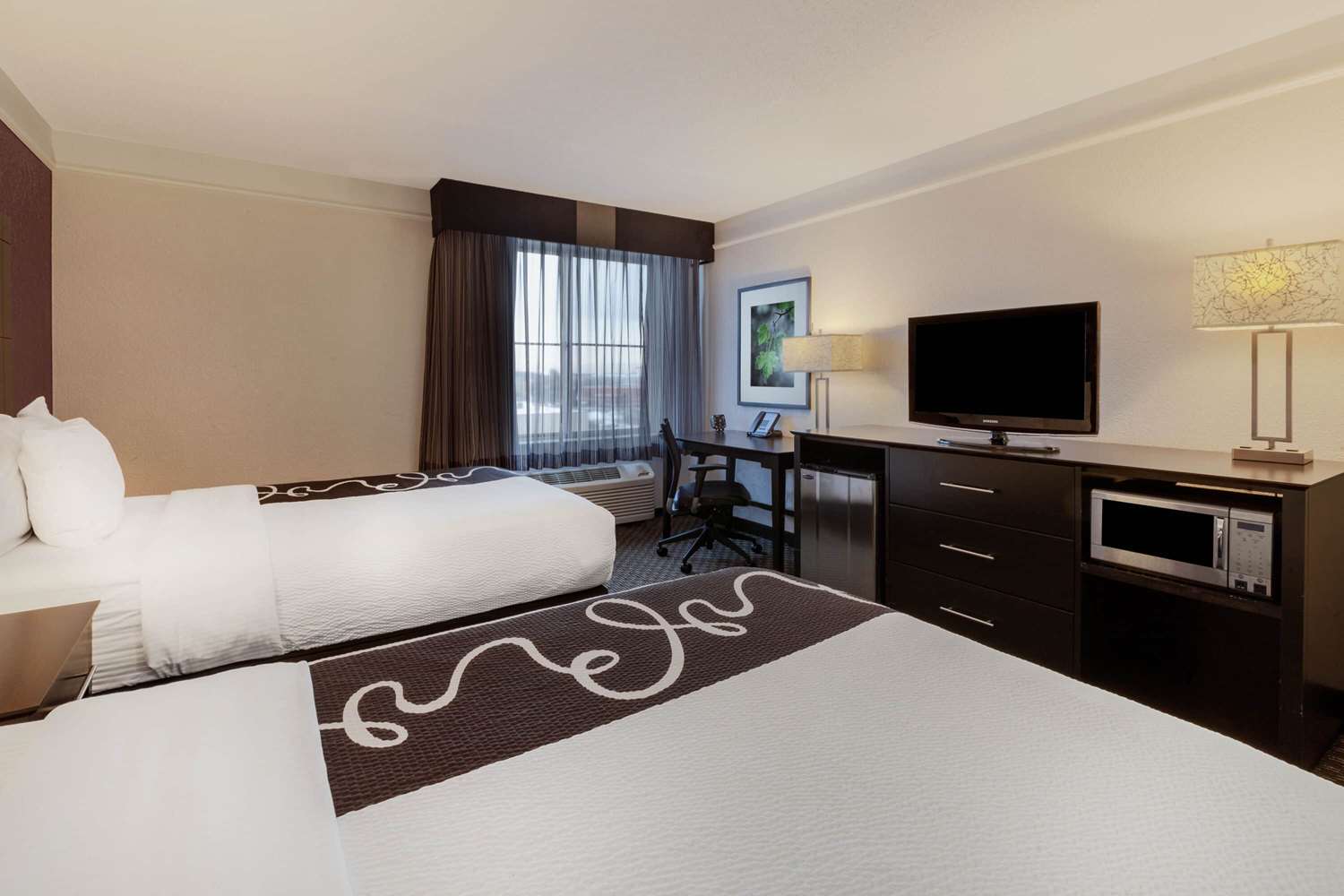 La Quinta Inn & Suites by Wyndham Detroit Utica 18/49