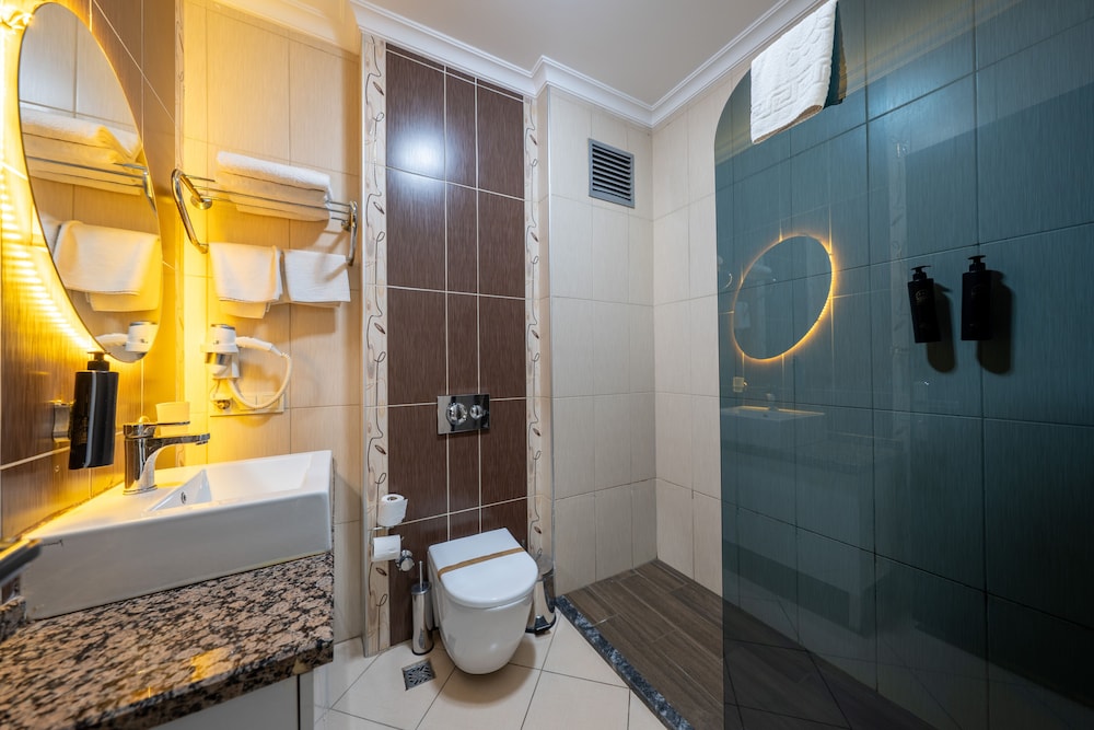 Rhiss Hotels Maltepe 46/50