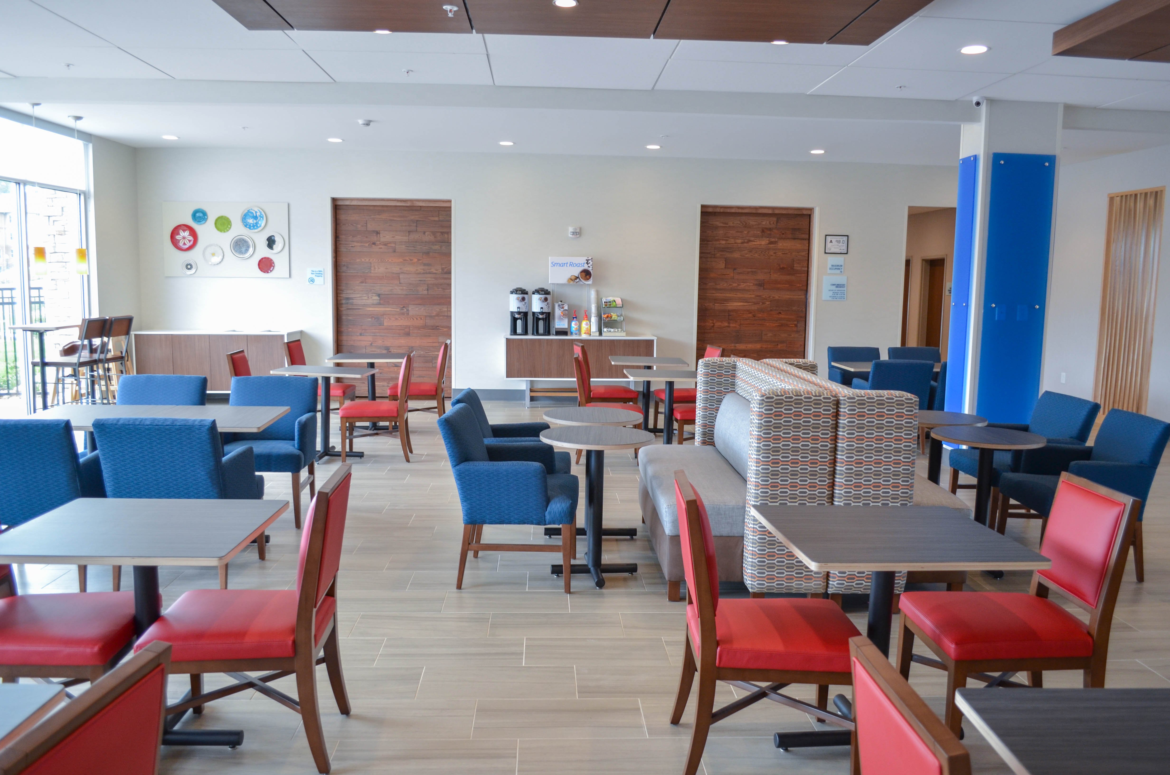 Holiday Inn Express & Suites Raleigh Airport - Brier Creek 18/22