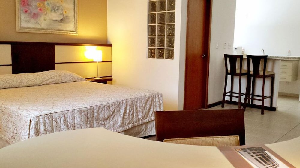 Mondrian Suite Hotel 32/82