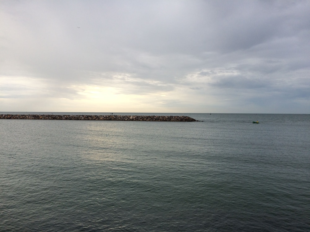 Chomtalay Resort At Had Chaosamran Beach 12/34