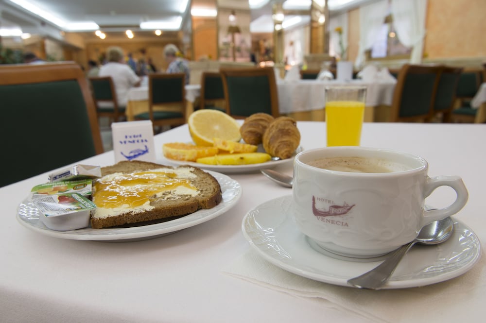 Venecia Hotel 50/64