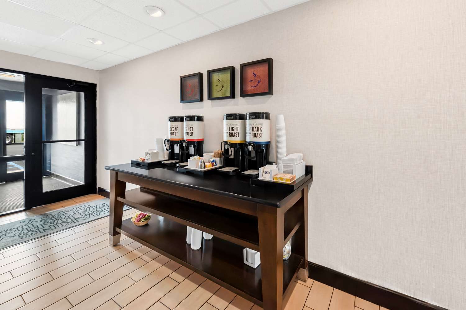 Hampton Inn Pennsville 7/48