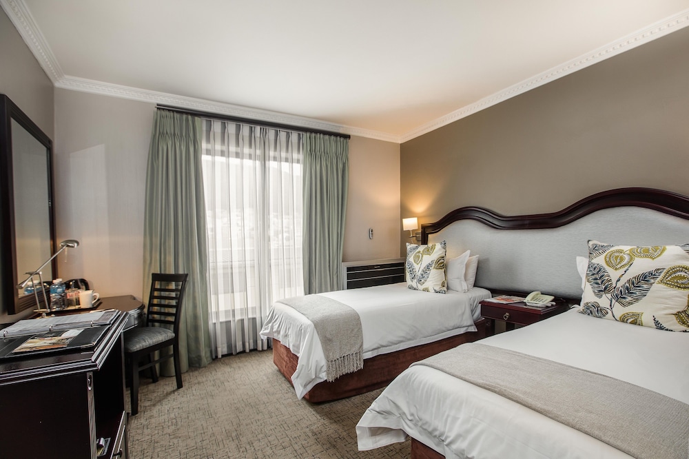 Premier Hotel Cape Town 22/82