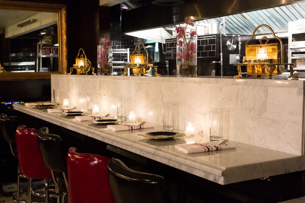 Refinery Hotel 33/48