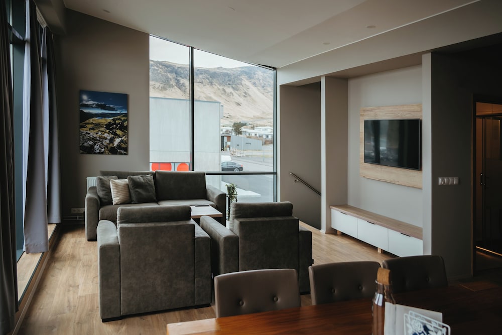 Vik Apartments 47/63