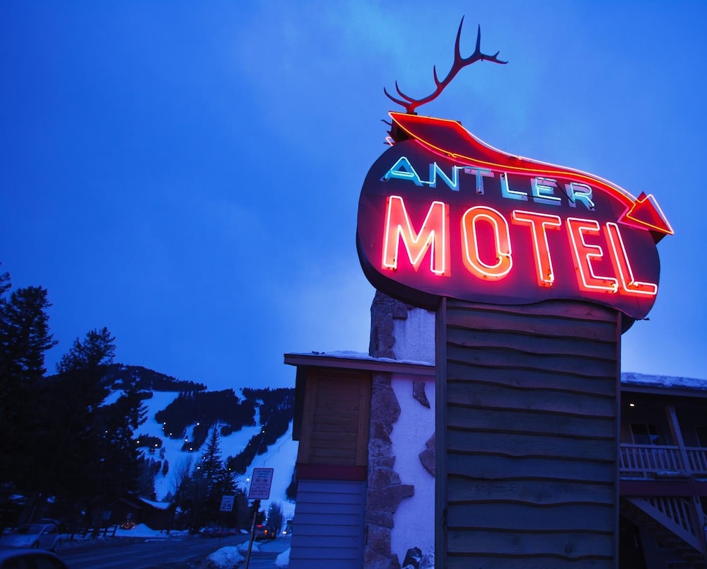 Antler Inn 9/47