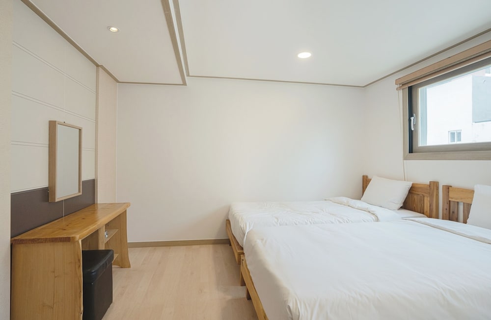 J2 Family Hotel Jeju 8/32