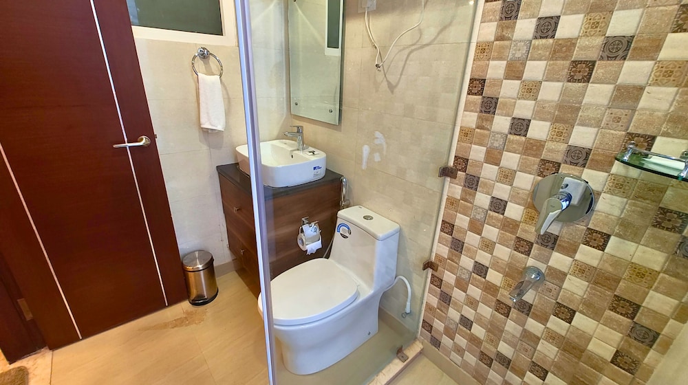 AVA Hotels and Corporate Stays Golf course 34/34