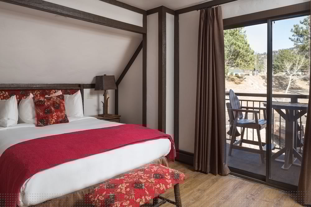 The Landing at Estes Park - Riverside Retreat 33/77