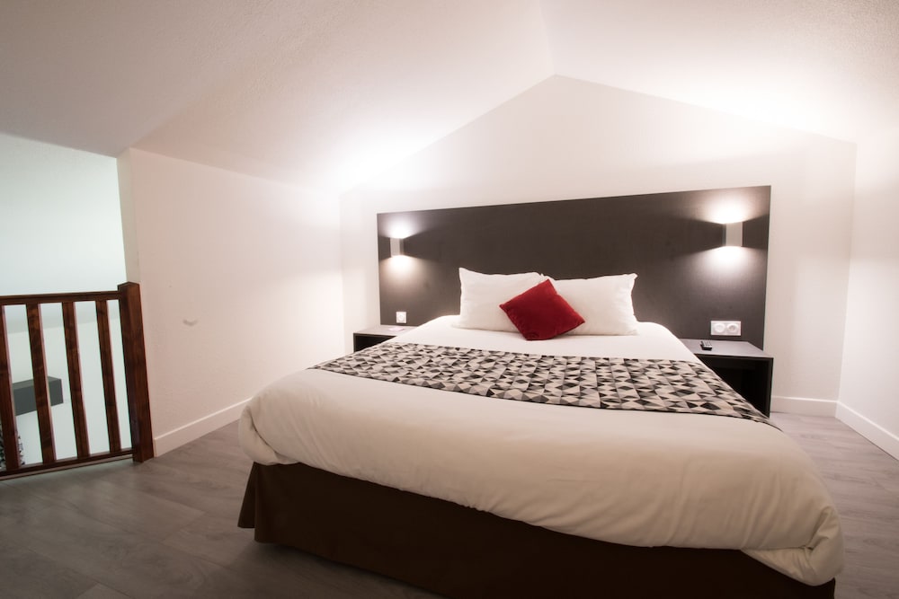 Mercure Lyon Est Villefontaine 28/64