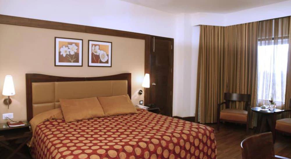 The Retreat Hotel And Convention Centre 11/50