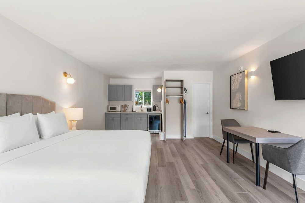 The Garden Hotel and Resort 12/62