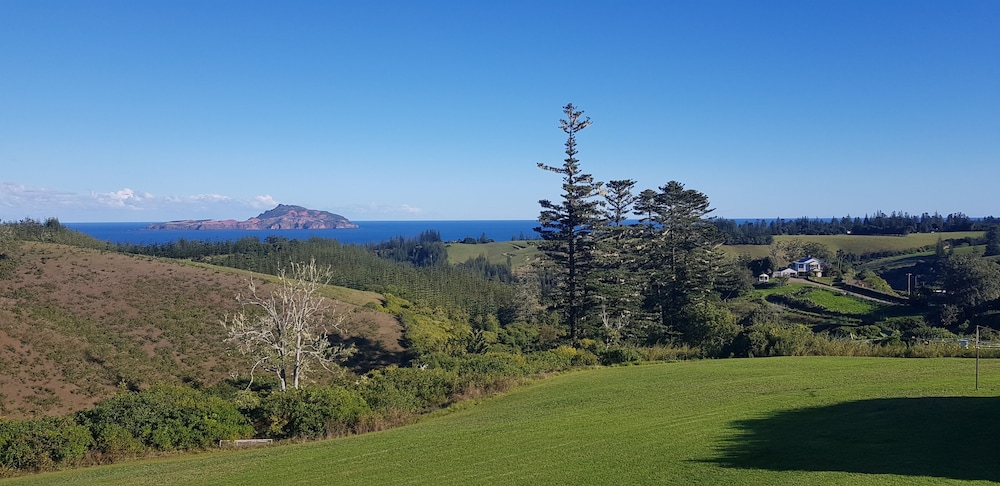Seaview Norfolk Island 40/50