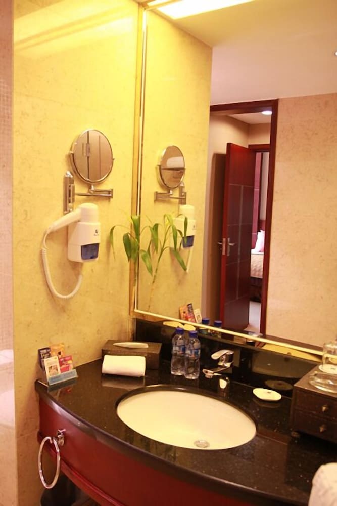Howard Johnson by Wyndham Leonora Plaza Shanghai 44/48