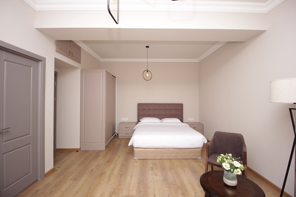 A Hotel Yerevan 15/54