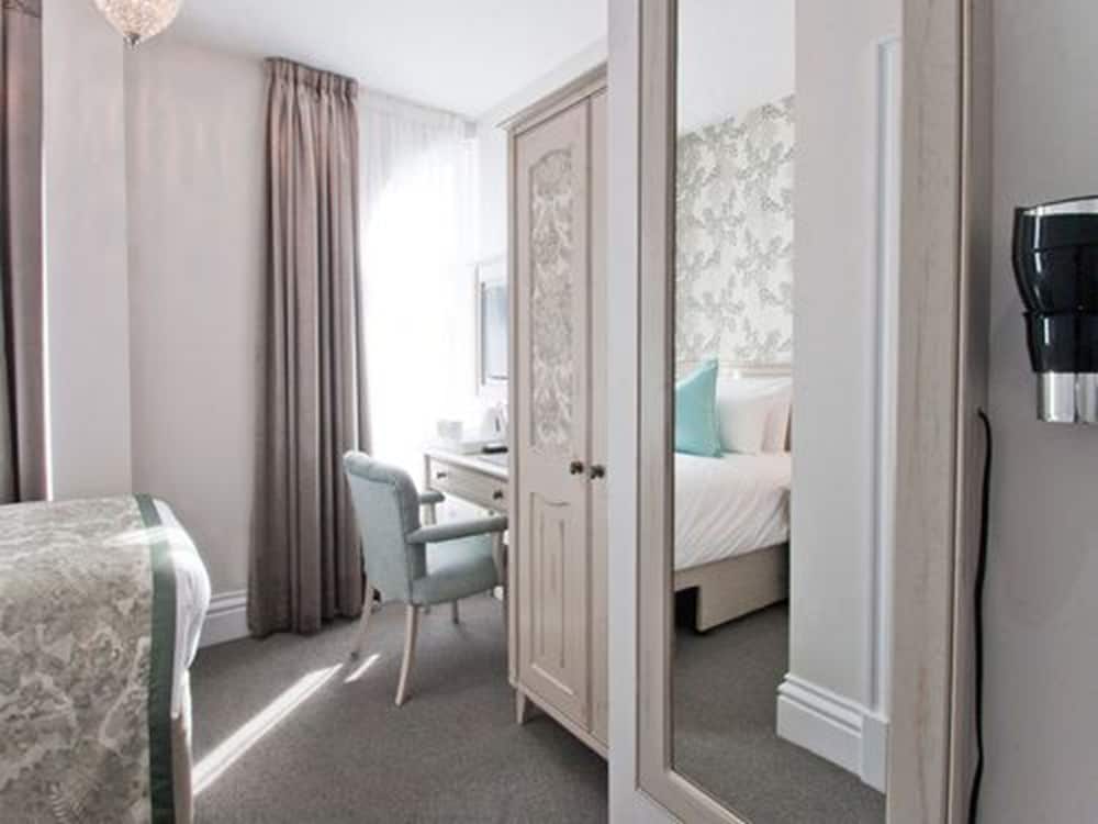 W12 ROOMS 36/58