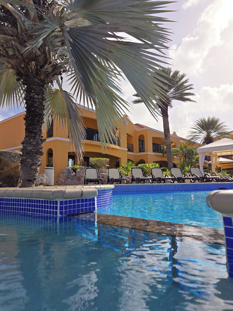 The Royal Sea Aquarium Resort 8/84
