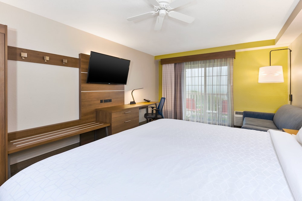 Holiday Inn Express Hotel And Suites Petoskey 22/61