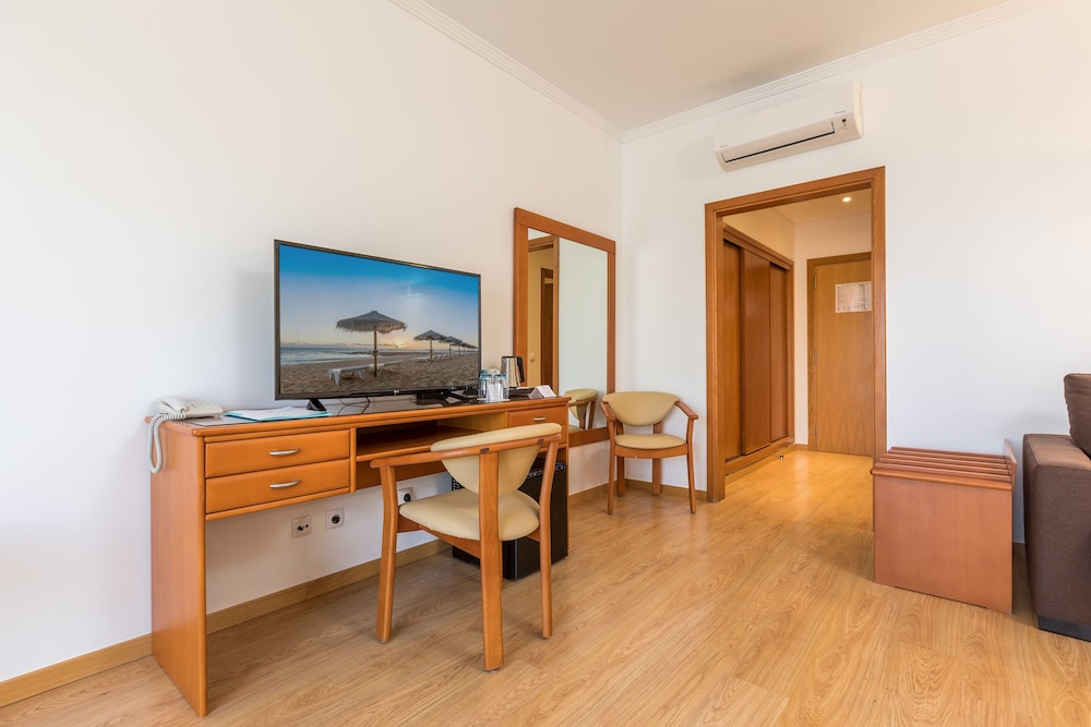 Dom Jose Beach Hotel 72/83