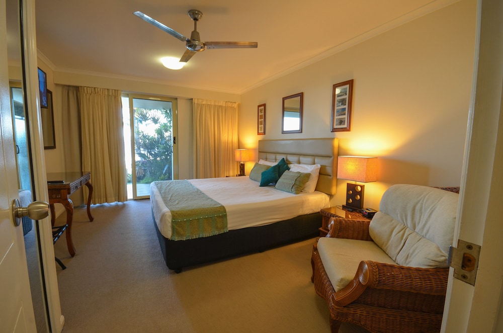 Rose Bay Resort 15/70