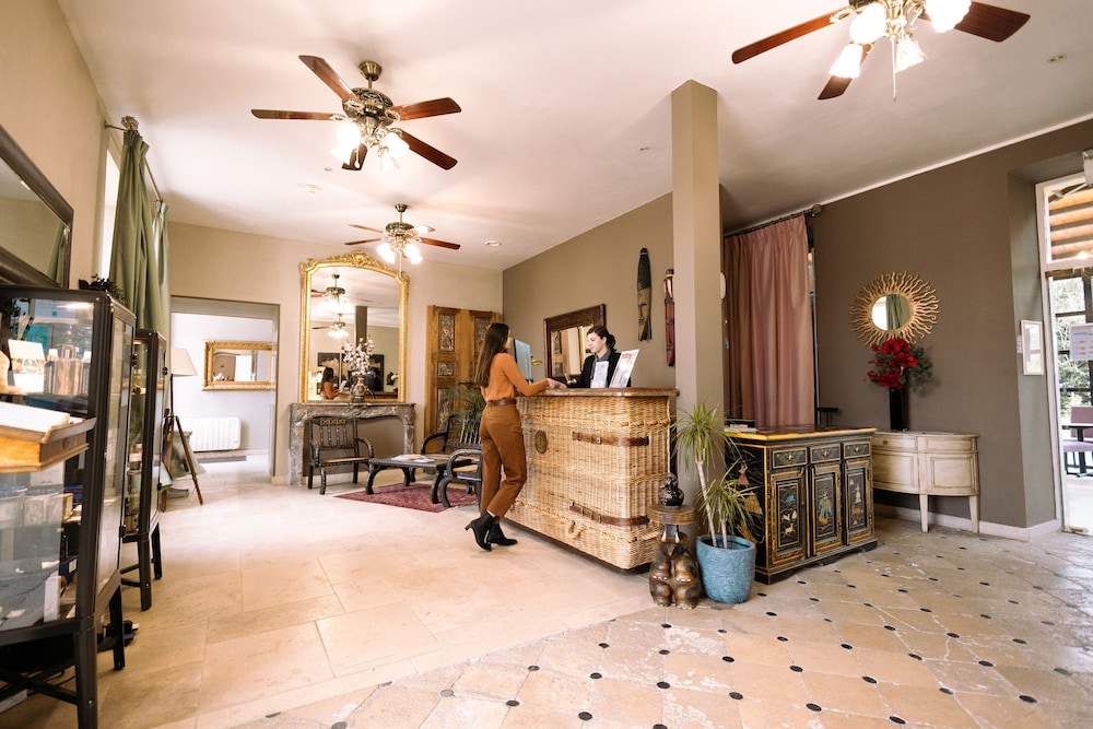 Hotel the Originals Domaine Des Thomeaux 4/50