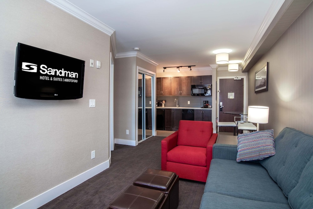 Sandman Hotel & Suites Abbotsford 24/36
