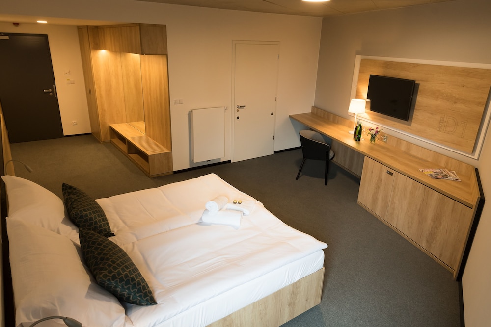 Hotel D1 18/64