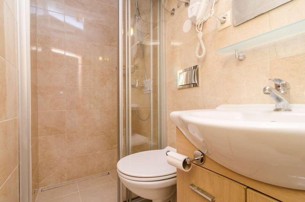 eddie s sea view rooms