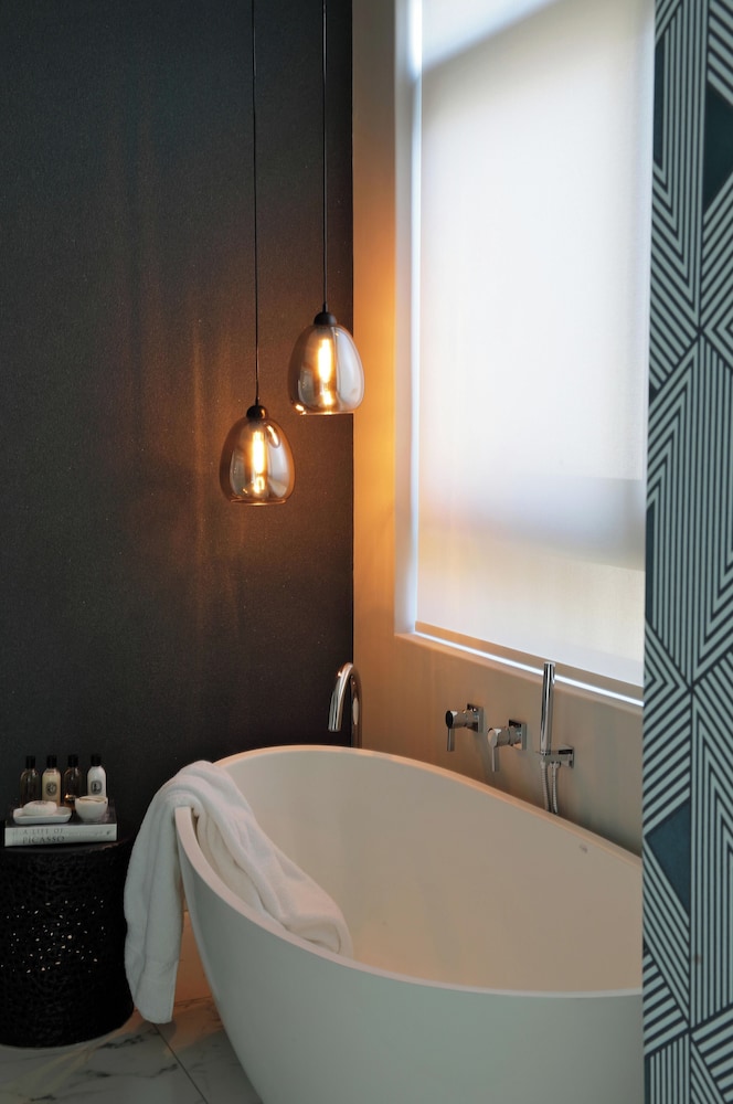 Labotessa Luxury Boutique Hotel 49/50