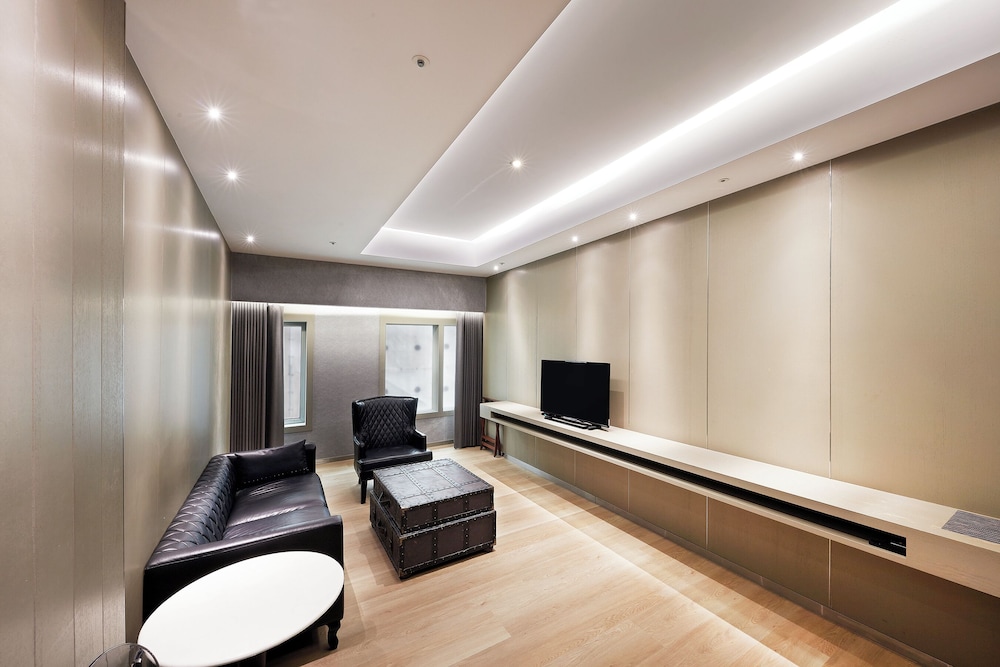 CHECK inn Taipei Nanjing 65/73