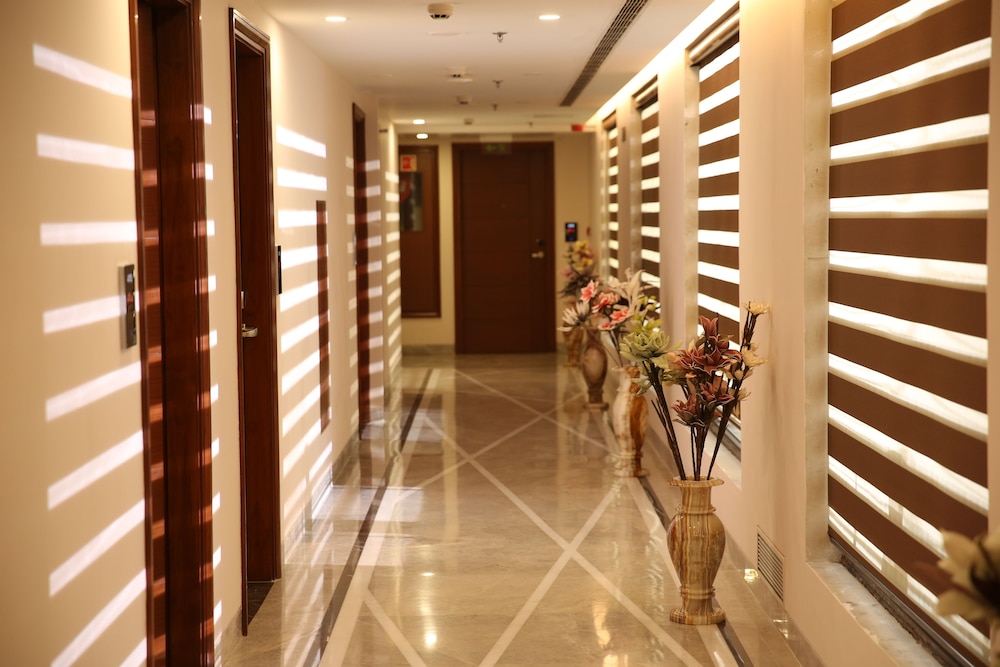 Hotel La New Delhi 9/40