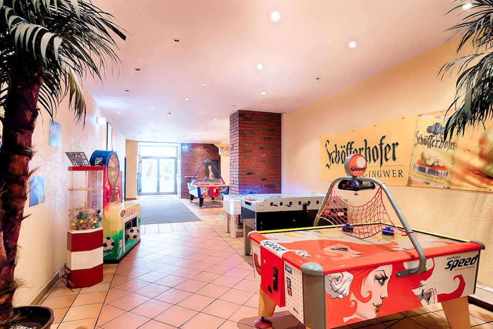 Home Hotel 57/59