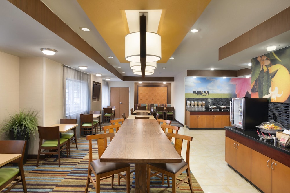 Fairfield Inn & Suites Dallas Plano 27/34