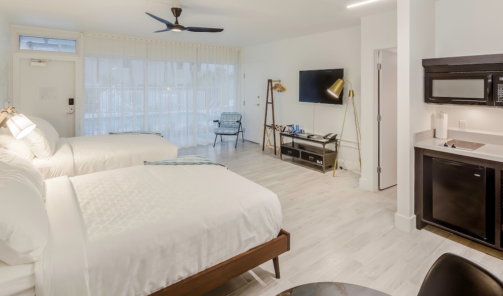 Plunge Beach Hotel 31/66