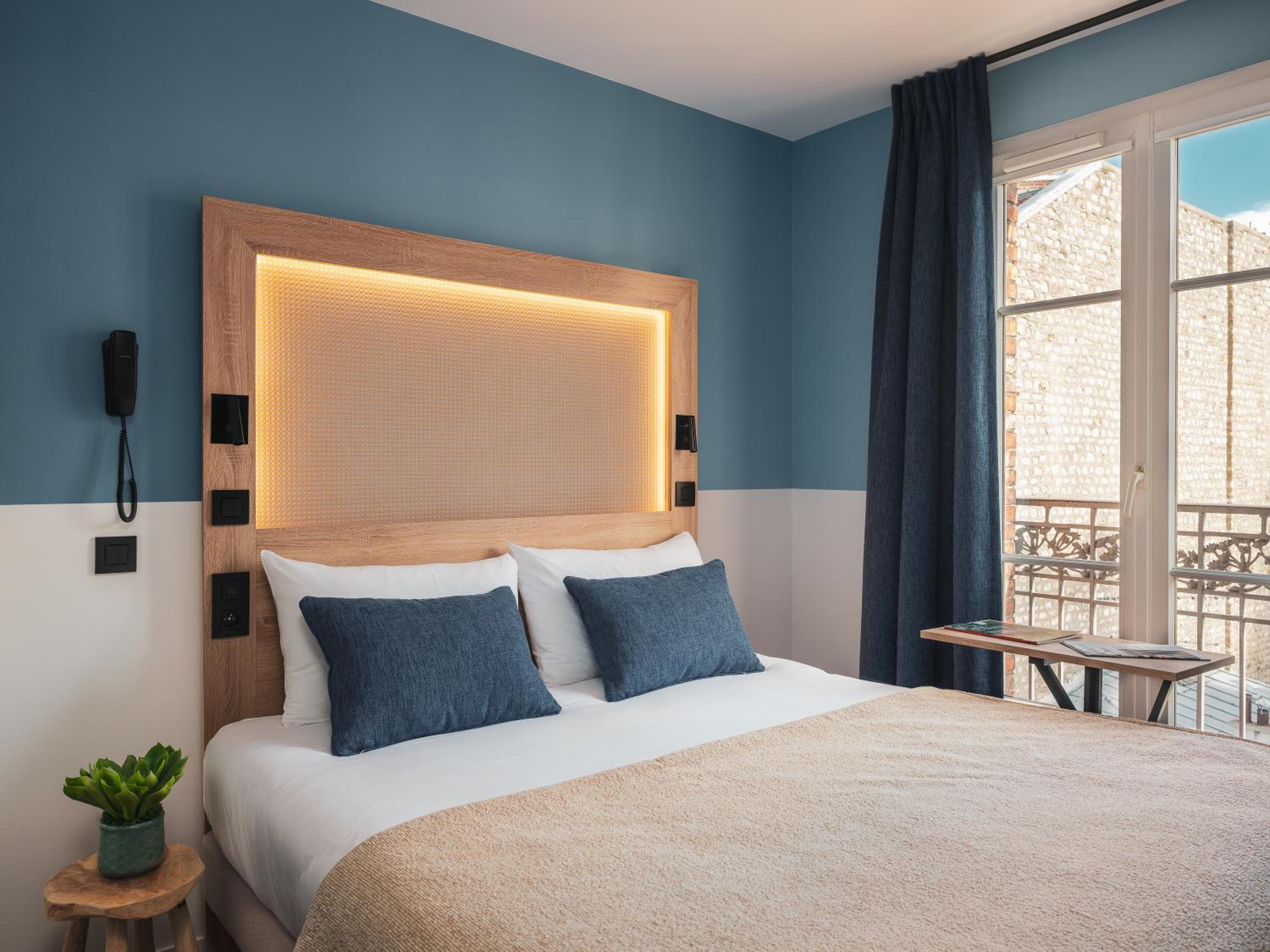 Adjoining, 2 King Beds