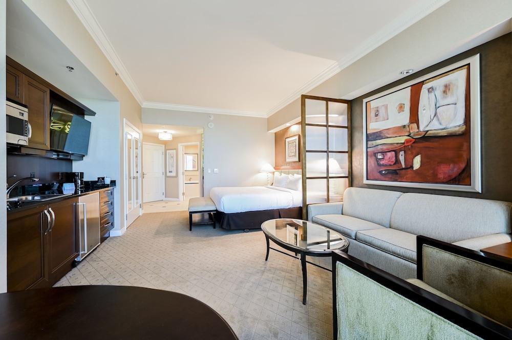 Stripviewsuites At Signature 53/73