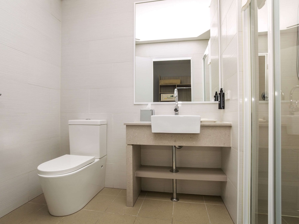 Ibis Styles The Entrance 49/50